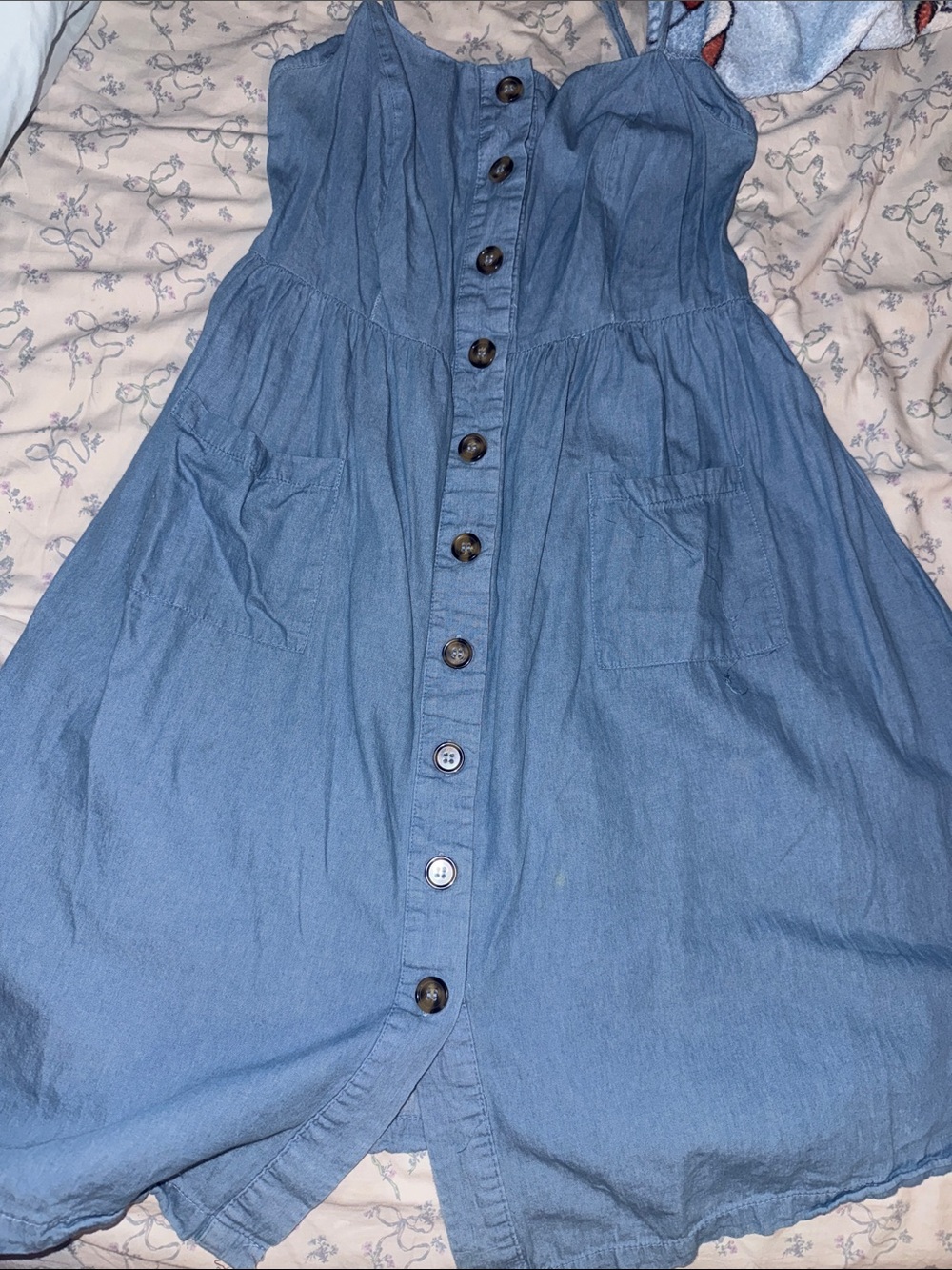 Chambray Button-Front Sundress in Light Denim Blue